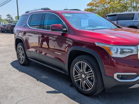 Used 2017 GMC Acadia SLT FWD image 3