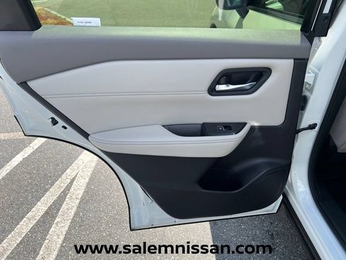 Certified 2023 Nissan Rogue SL AWD/4WD image 21