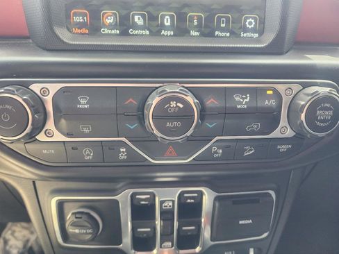 Used 2021 Jeep Wrangler Unlimited Rubicon AWD/4WD image 18
