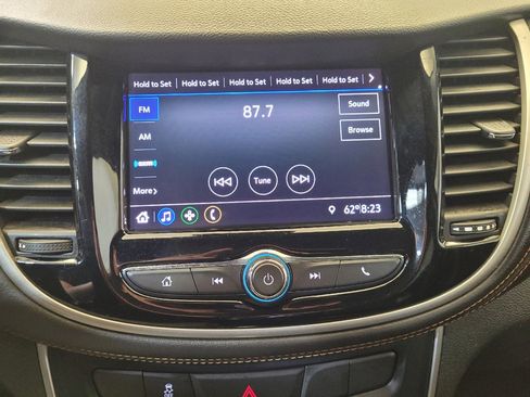Used 2020 Chevrolet Trax LT w/ LT Convenience Package FWD image 25