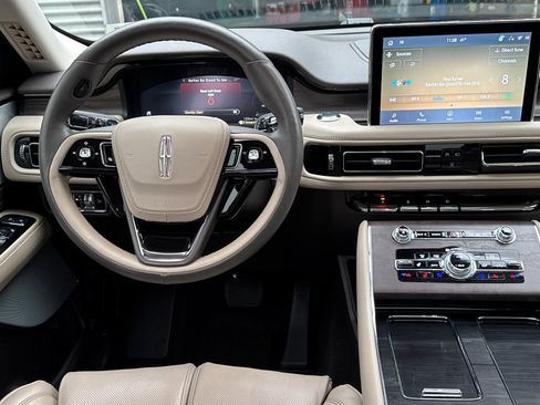 Used 2024 Lincoln Aviator Reserve w/ Equipment Group 201A image 14