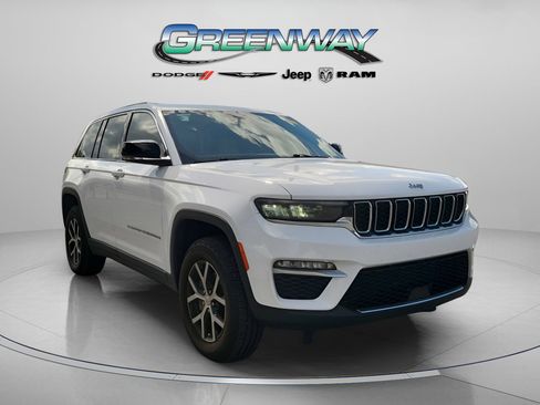 Used 2023 Jeep Grand Cherokee Limited RWD image 1