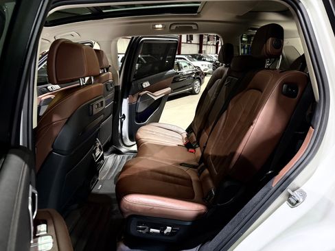 Used 2020 BMW X7 xDrive40i w/ Premium Package AWD/4WD image 17