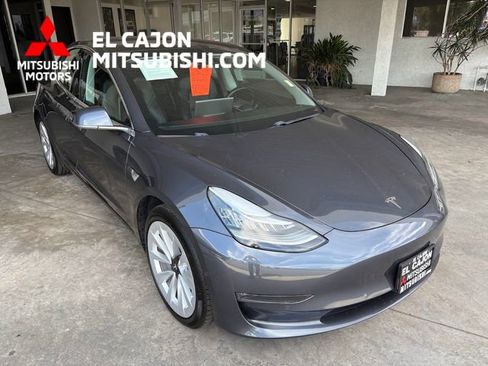 Used 2018 Tesla Model 3 Long Range RWD image 1