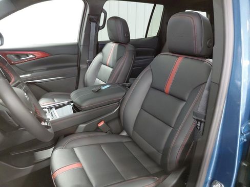New 2026 Chevrolet Traverse RS w/ LPO, Floor Liner Package image 5