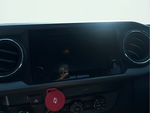 Used 2019 Toyota Tacoma TRD Off-Road w/ Technology Package AWD/4WD image 12