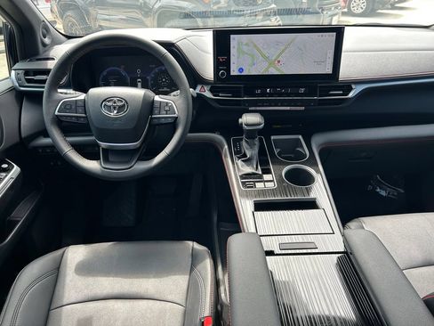 Certified 2026 Toyota Sienna XSE FWD image 19