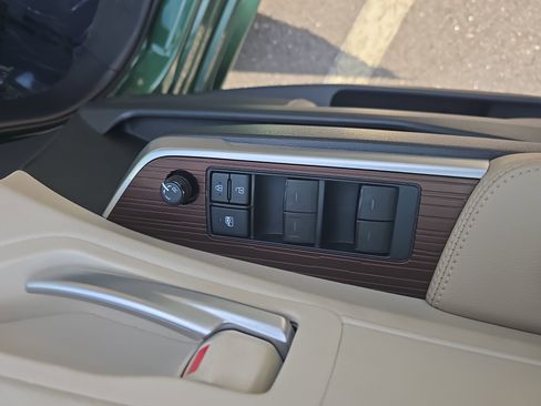 Used 2021 Toyota Sienna XLE image 30