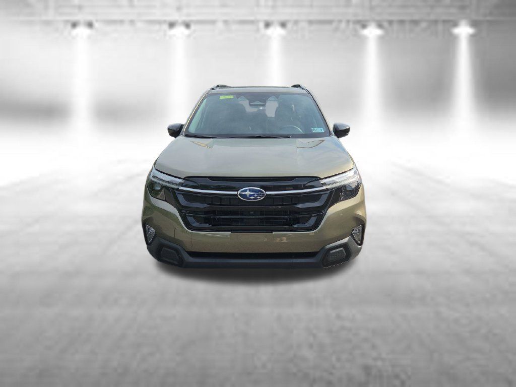 Used 2025 Subaru Forester Touring AWD/4WD image 2