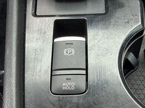 Used 2021 Nissan Rogue SV FWD image 27