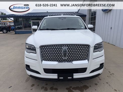Used 2023 Lincoln Navigator Reserve AWD/4WD image 2