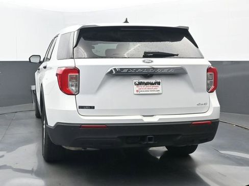 Used 2022 Ford Explorer 4WD w/ Class IV Trailer Tow Package image 4