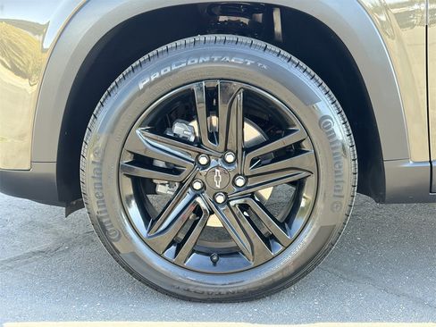 Used 2024 Chevrolet Trax ACTIV w/ Sunroof Package image 9