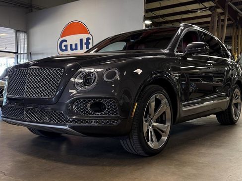 Used 2018 Bentley Bentayga image 8