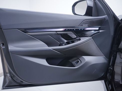New 2026 BMW 530i RWD image 12
