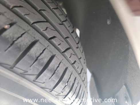 Used 2022 Chevrolet Equinox LT image 32