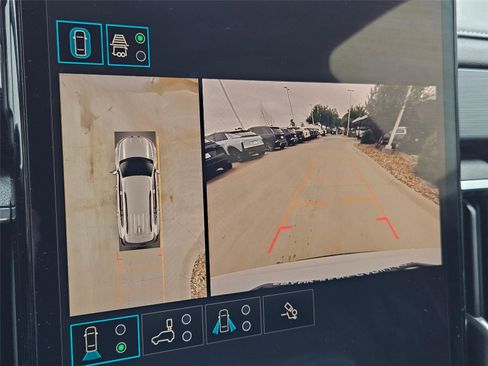 Used 2025 GMC Acadia Elevation FWD image 19