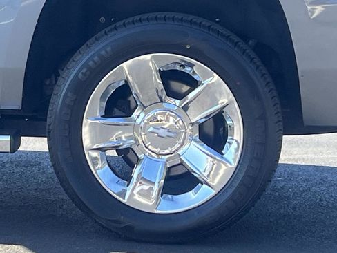 Used 2019 Chevrolet Tahoe LT w/ LT Signature Package image 32