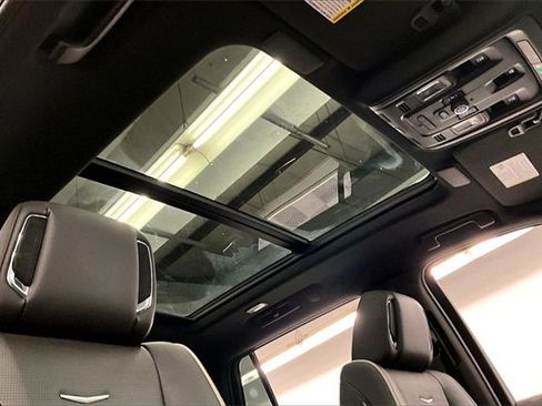 Used 2023 Cadillac Escalade Premium Luxury image 17
