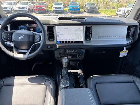 New 2026 Ford Bronco Outer Banks AWD/4WD image 10