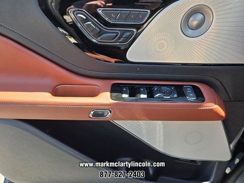 New 2026 Lincoln Aviator Reserve w/ Luxury Package RWD image 21