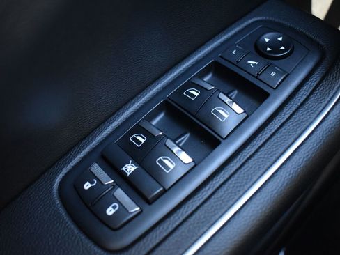 Used 2020 Maserati Levante image 15