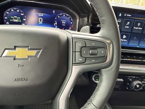 Used 2025 Chevrolet Silverado 1500 LTZ w/ Technology Package image 17