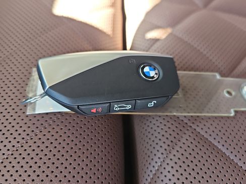 New 2026 BMW X5 xDrive50e w/ M Sport Package AWD/4WD image 38