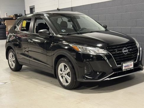Used 2024 Nissan Kicks S FWD image 4