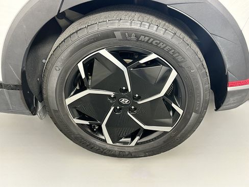 Used 2024 Hyundai Ioniq 5 SEL image 11