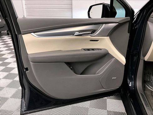 Used 2023 Cadillac XT5 Premium Luxury w/ Technology Package FWD image 21