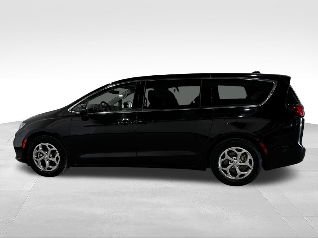 Used 2024 Chrysler Pacifica Limited FWD image 14