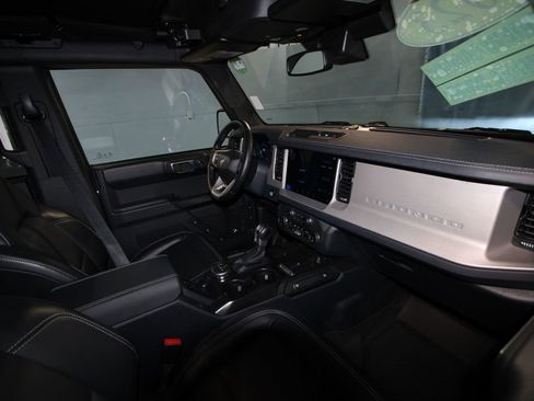 Used 2025 Ford Bronco Outer Banks image 21