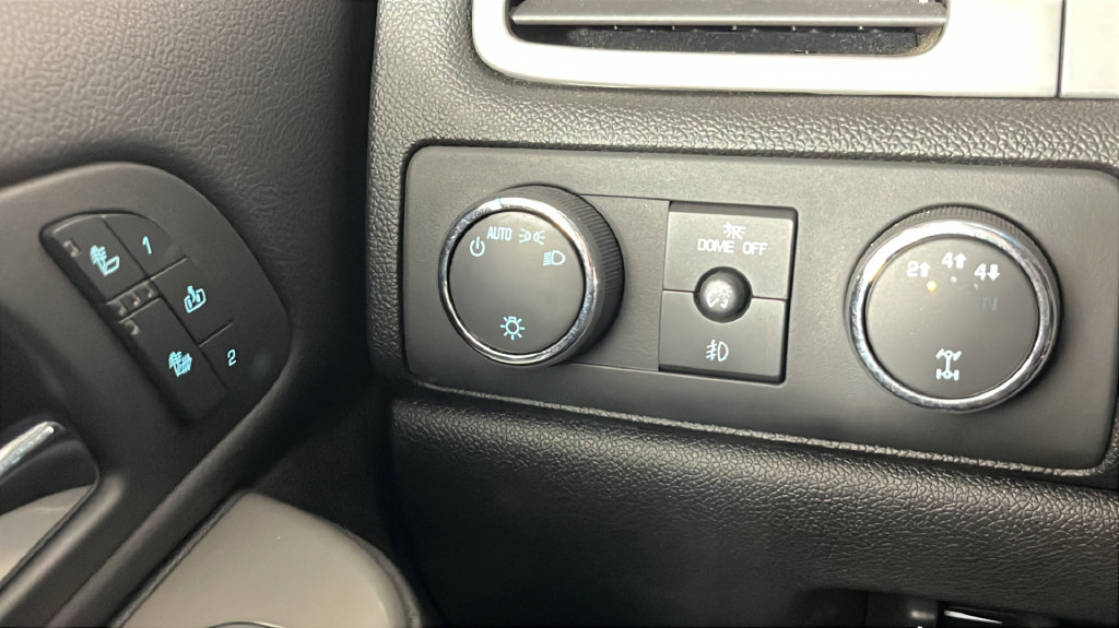 Used 2013 Chevrolet Silverado 2500 LTZ AWD/4WD image 29