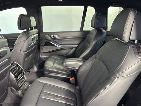 Used 2026 BMW X7 M60i AWD/4WD image 25