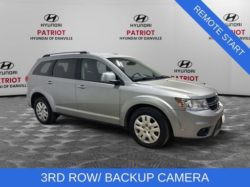 Used 2019 Dodge Journey SE FWD image 1