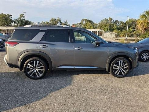 Used 2025 Nissan Pathfinder Platinum w/ Cargo Package AWD/4WD image 3