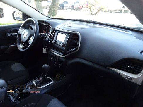 Used 2017 Jeep Cherokee Altitude image 15