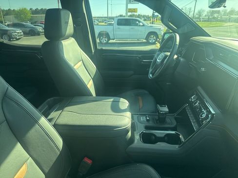 Used 2024 GMC Sierra 1500 AT4 w/ Technology Package image 16