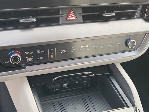 Certified 2025 Kia Sportage EX image 16