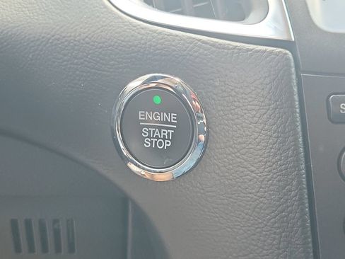 Used 2019 Ford Edge Titanium FWD image 26