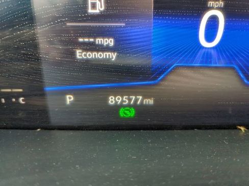 Used 2023 Volkswagen Taos SE AWD/4WD image 5