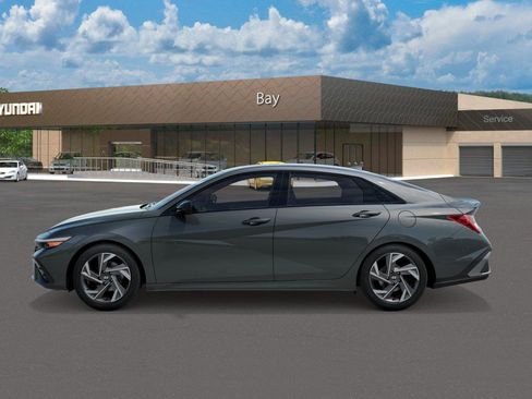 New 2026 Hyundai Elantra SEL Sport image 3