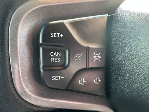 Used 2025 Ford Bronco Outer Banks AWD/4WD image 13