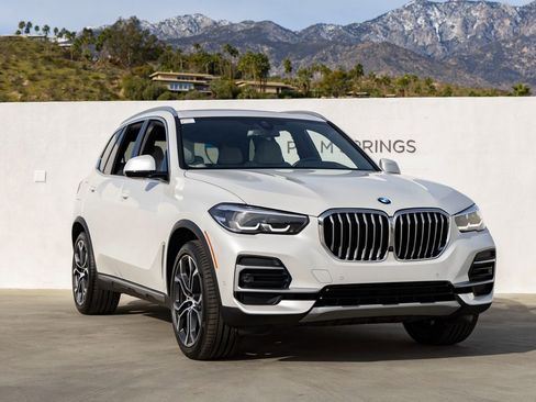 Certified 2023 BMW X5 sDrive40i w/ Premium Package image 8