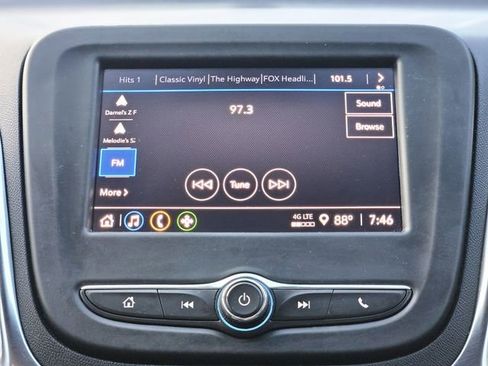 Used 2024 Chevrolet Equinox LT FWD image 23