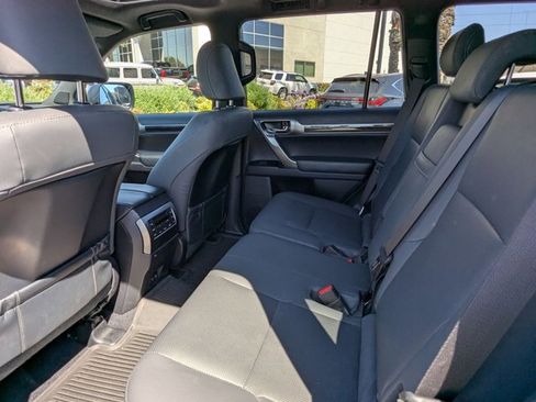 Used 2023 Lexus GX 460 Premium w/ Premium Package image 19