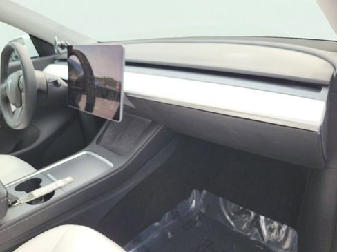 Used 2021 Tesla Model Y Long Range image 19