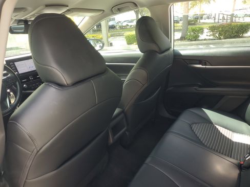 Used 2023 Toyota Camry SE FWD image 12