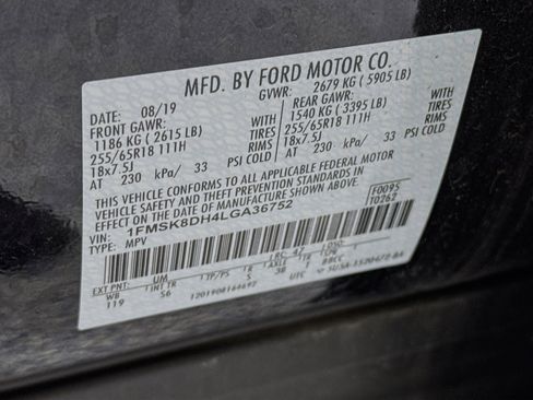 Used 2020 Ford Explorer XLT w/ Equipment Group 202A AWD/4WD image 31